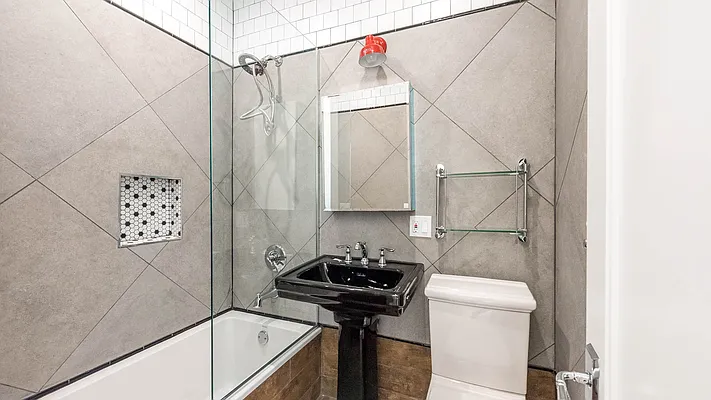 Rented by Nooklyn NYC LLC | media 5