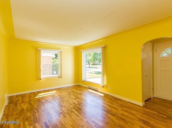 5th image of 275 W 24th St