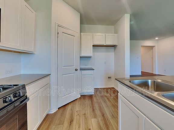 4th image of 206 Sebring Cir