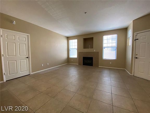 5th image of 5855 Valley Dr Unit 1032