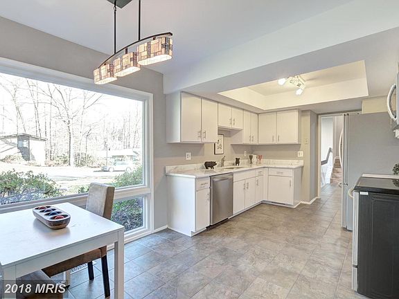 3rd image of 4156 Elizabeth Ln