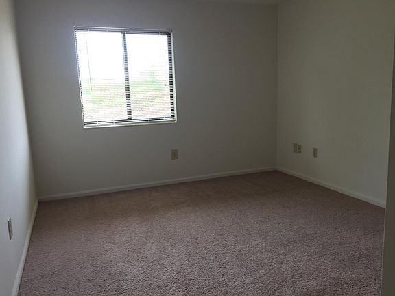 3rd image of 9587 Snowy Spruce Ct