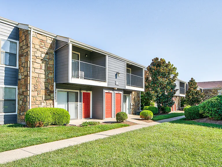Raintree Apartments — Photo 43