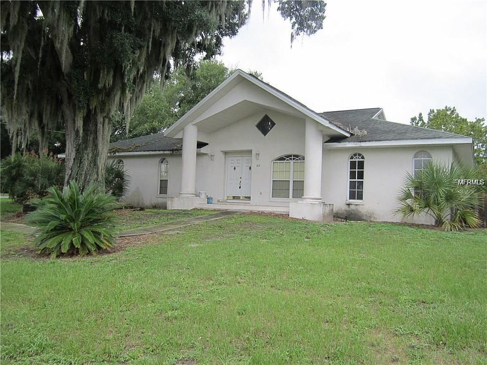 1st image of 304 McKay Dr