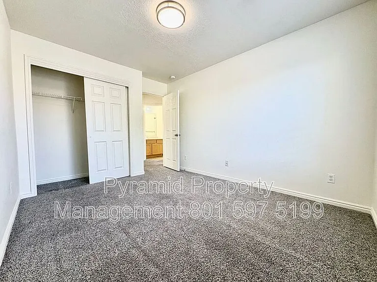 1553 W Vivante Way — Photo 16