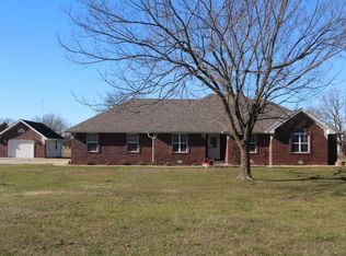 4111 S 118th Rd, Bolivar, MO 65613