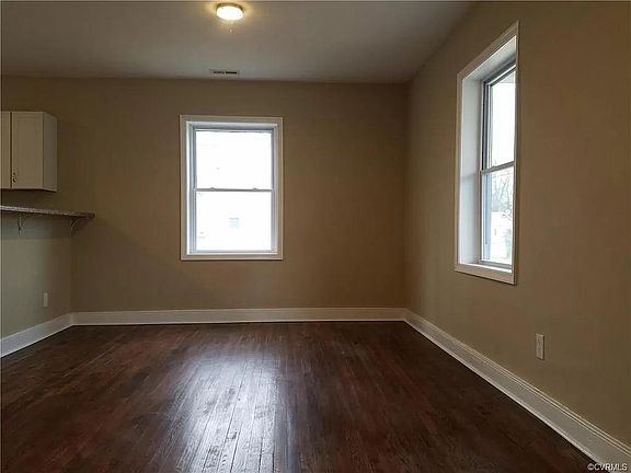 2nd image of 1810 Harwood St