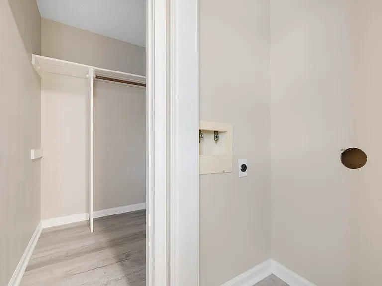 3814 Memorial Blvd #17 — Photo 3