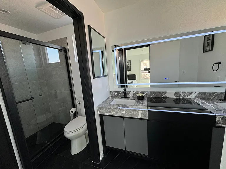 2242 Gregory Ave — Photo 44