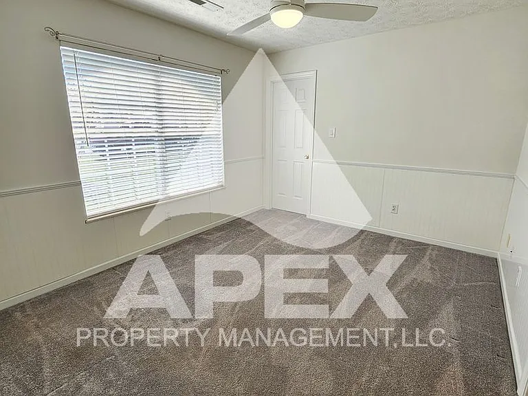 8705 Trapper Ln — Photo 16
