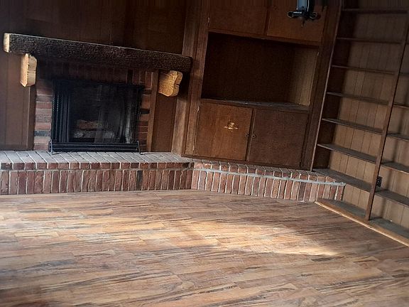 3rd image of 505 W Northern Ave