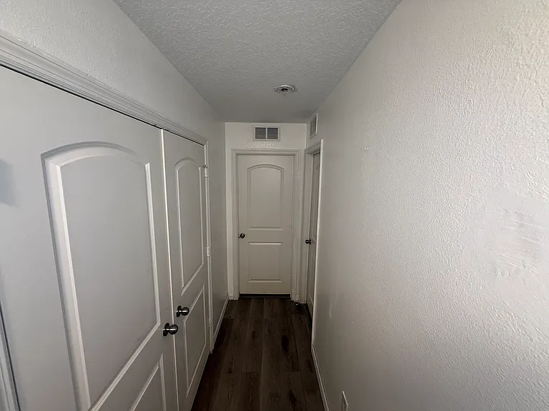 108 Tulip Ln — Photo 9