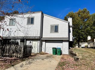 9032 E 85th Pl, Raytown, MO 64138