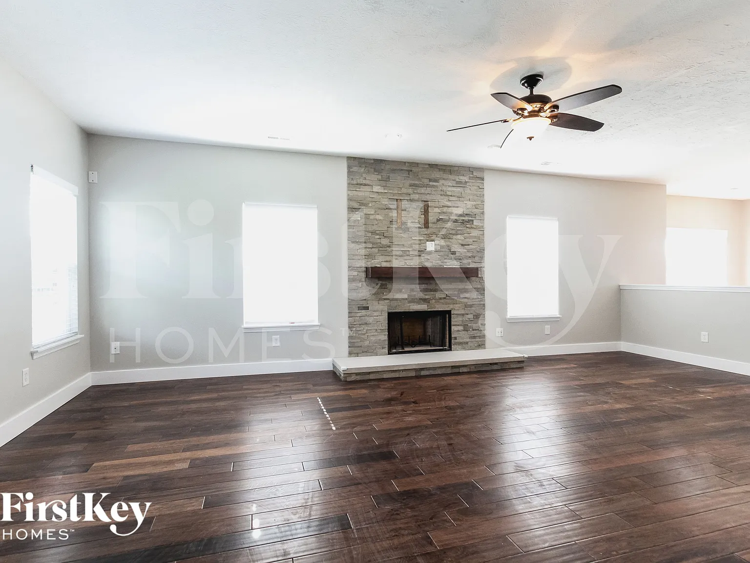 4 bed, 2.5 bath, 2466 sqft, $2,685 — Photo 2