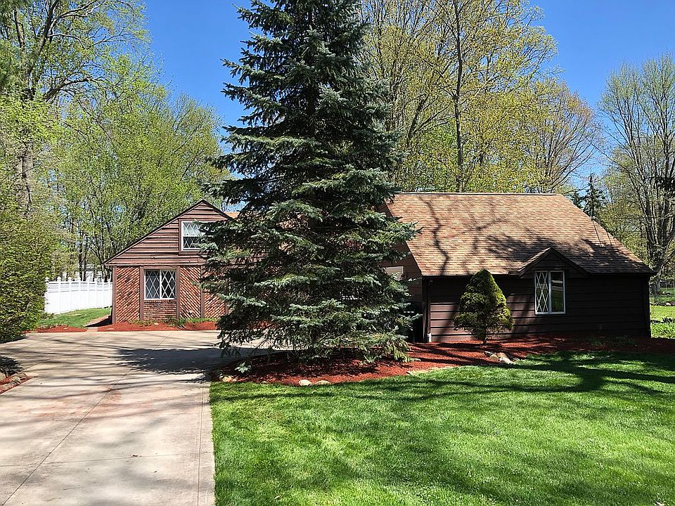 1st image of 4575 Martin Dr