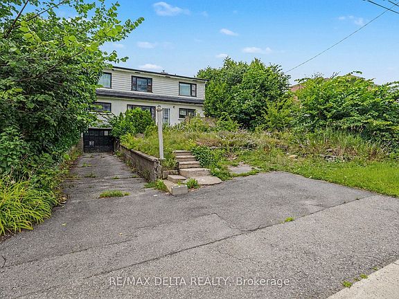 4th image of 831 Montreal Rd