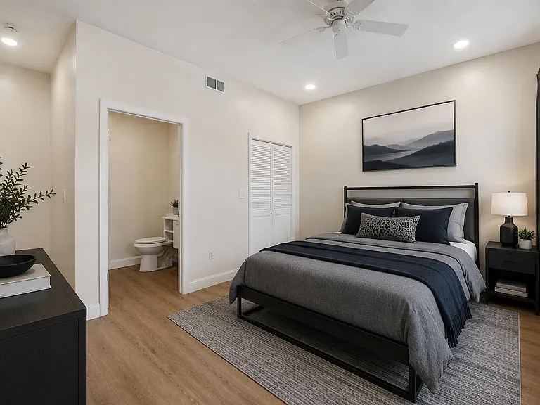 949 Summit Ave #2 — Photo 9