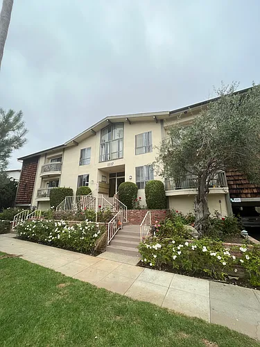 1117 9th St #208 Photo 1