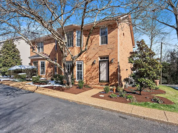 111 Stokeswood Pl, Nashville, TN 37215