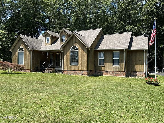 3rd image of 2495 Highland Ln