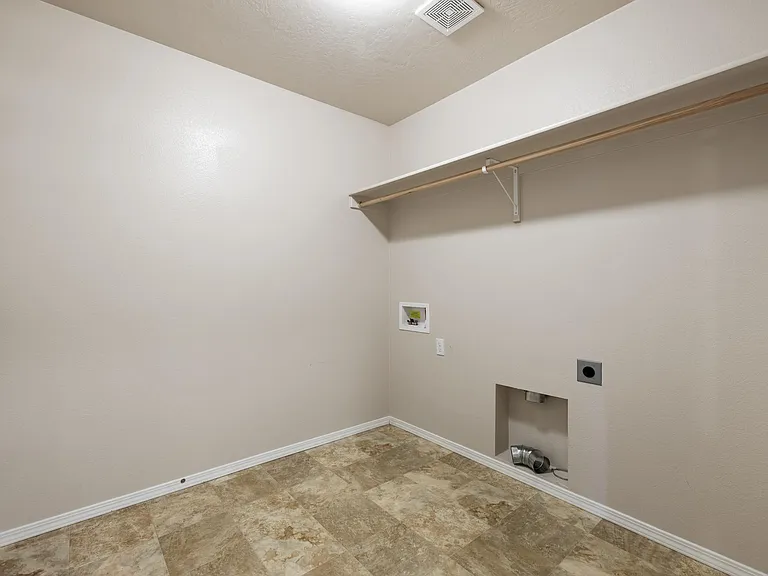 1102 E Rutherglen St — Photo 26