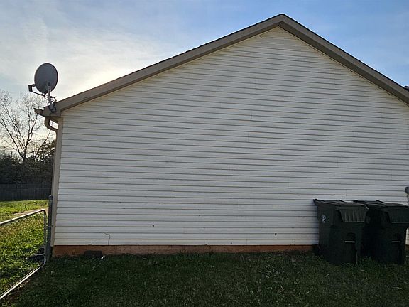 4th image of 534 Henry Taylor Rd