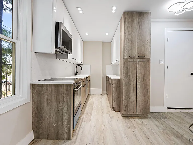 739 6th Ave #2B — Photo 4