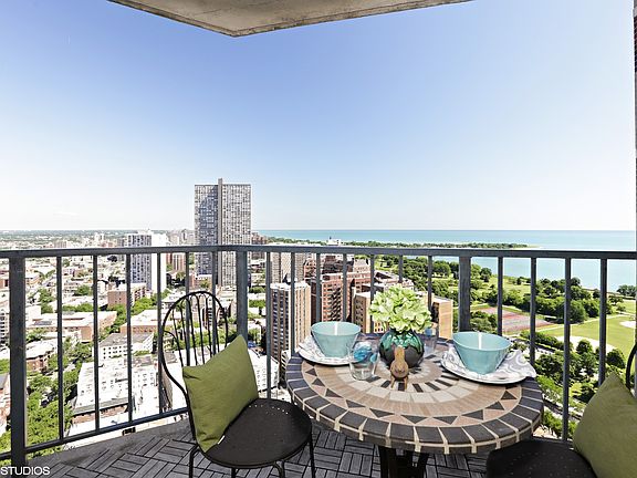 3rd image of 3660 N Lake Shore Dr APT 3310