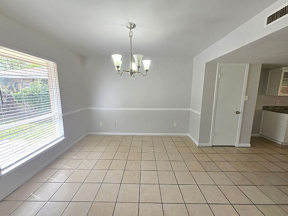 4th image of 433 Clearfield Dr