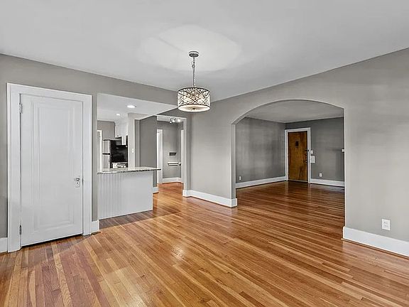 4th image of 830 Purdue Ave