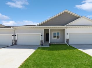 9636 Crestview Dr, West Des Moines, IA 50266