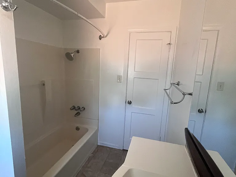 2129 N Gower St #8 — Photo 11