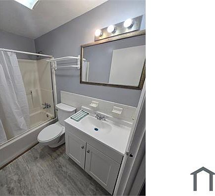 2nd image of 1879 Barnett Ct E