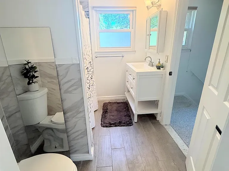 1369 Flamingo — Photo 3