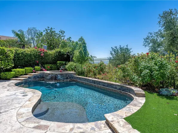 27824 Pine Crest Pl, Castaic, CA 91384