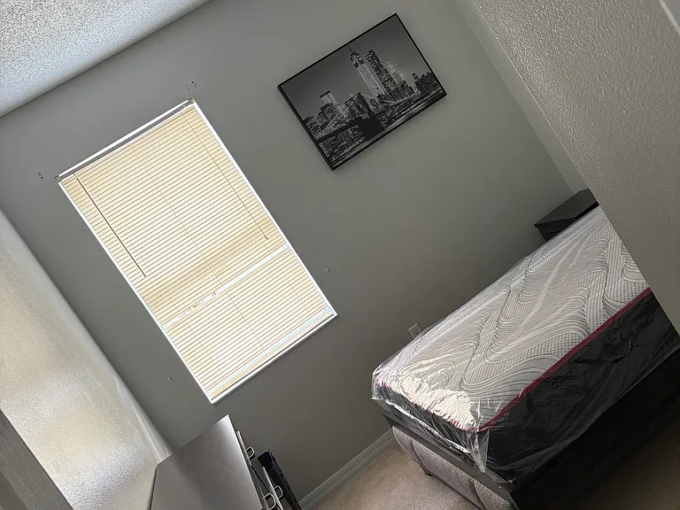 Room — Photo 8
