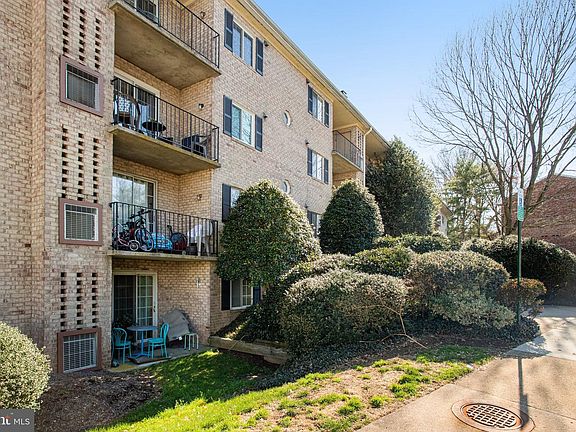 3rd image of 1521 Colonial Dr APT 201