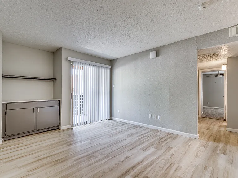 The Durham Apartments — Photo 32
