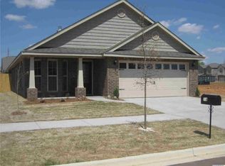 718 Oak Cove Ln, Madison, AL 35757