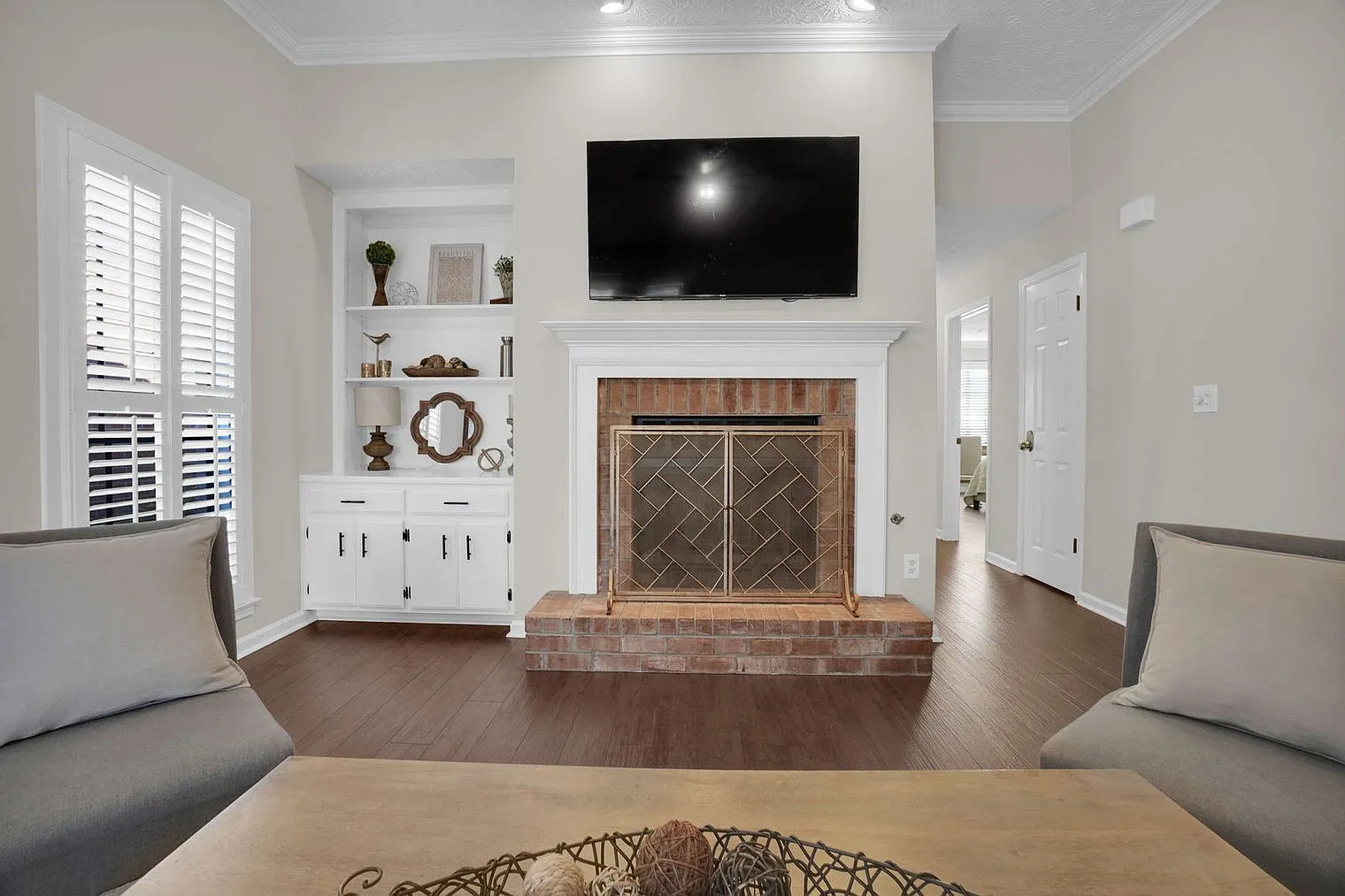 2 bed, 2.0 bath, 1420 sqft, $5,280 — Photo 2