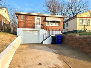 1118 N And South Rd, Saint Louis, MO 63130