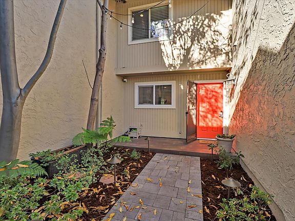 3rd image of 2453 Golf Links Cir