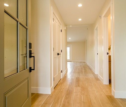 5th image of 141 Emerald Court