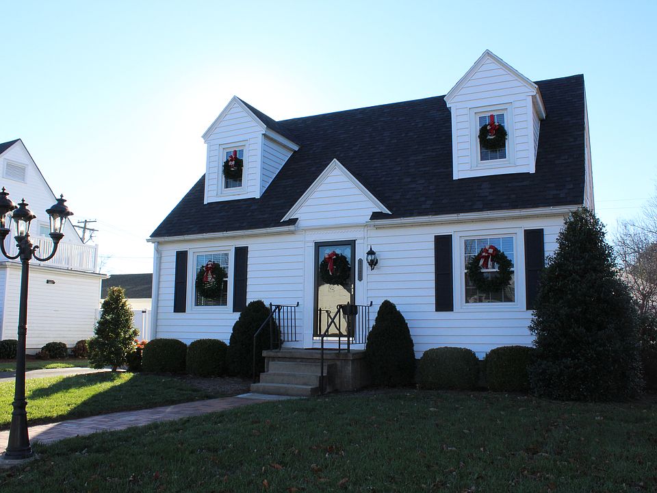 1st image of 2120 Griffith Pl W