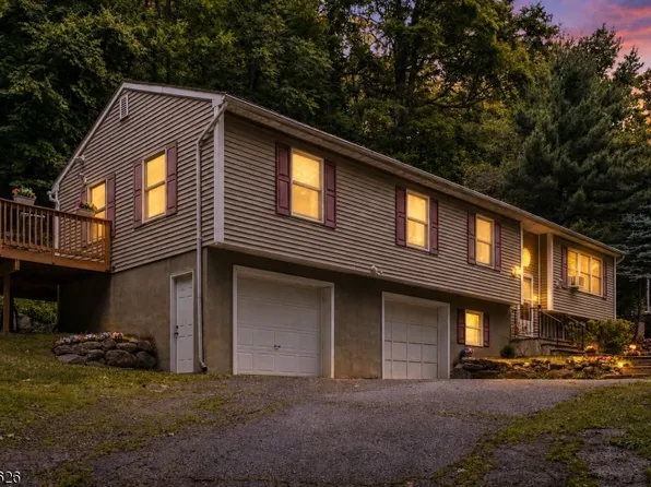 51 W Shore Dr, Vernon Twp., NJ 07462