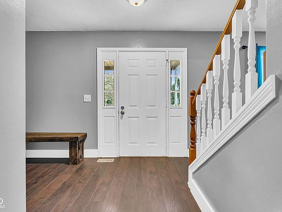 5th image of 1192 W Watson Dr