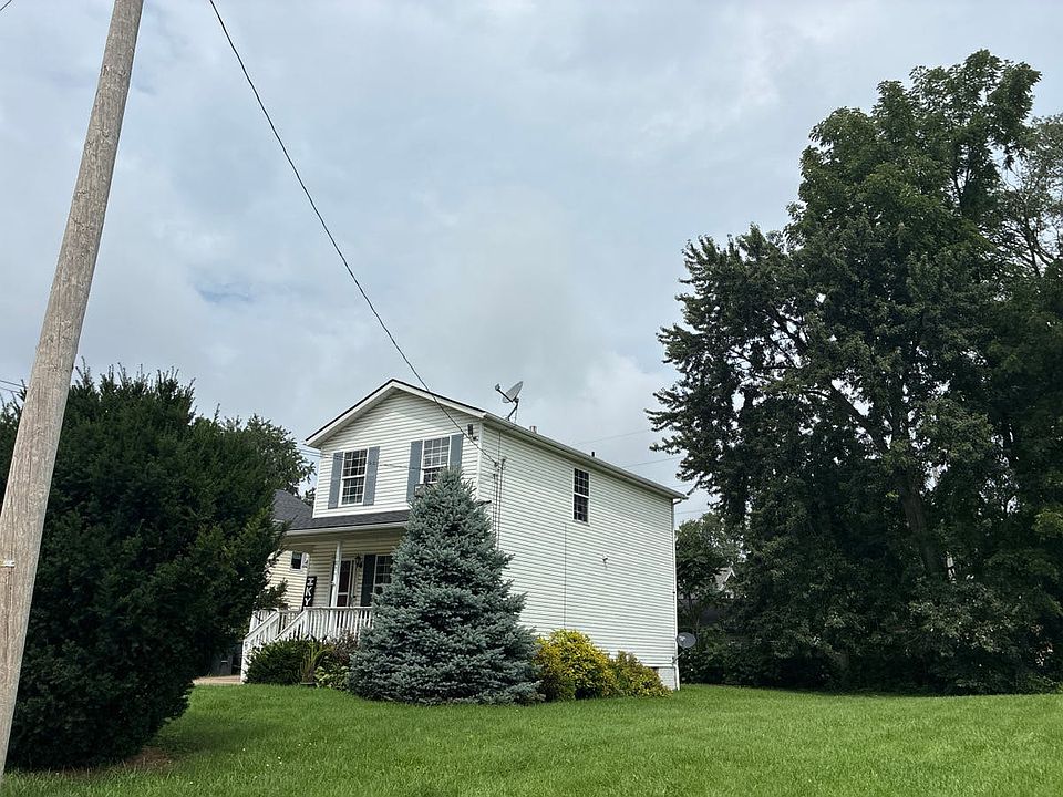 2nd image of 1855 Spade Ave