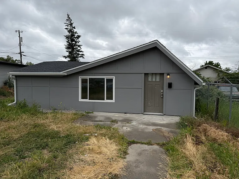 3524 E Queen Ave — Photo 1