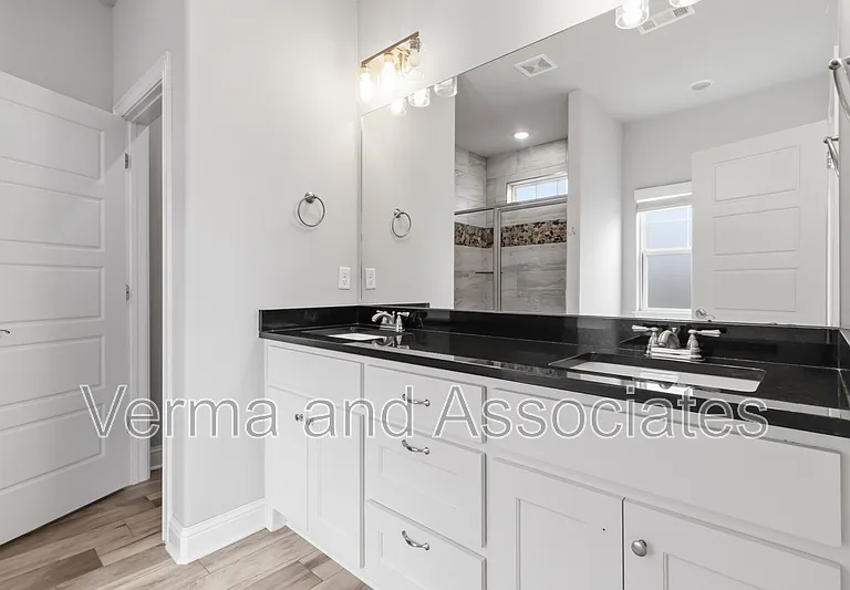 931 E Skyline Loop — Photo 37