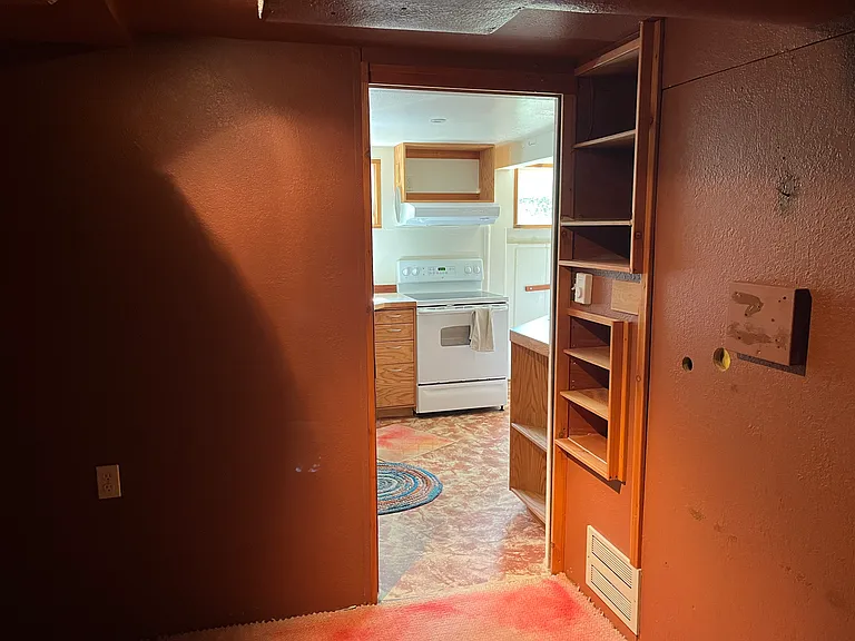 2858 Fairview Ave E — Photo 5